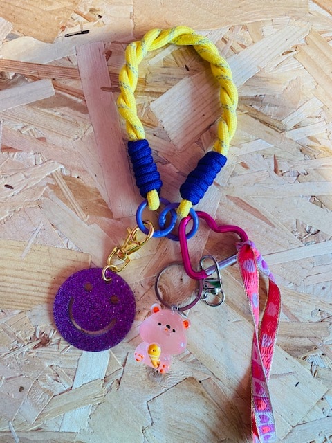 charm paarse smiley