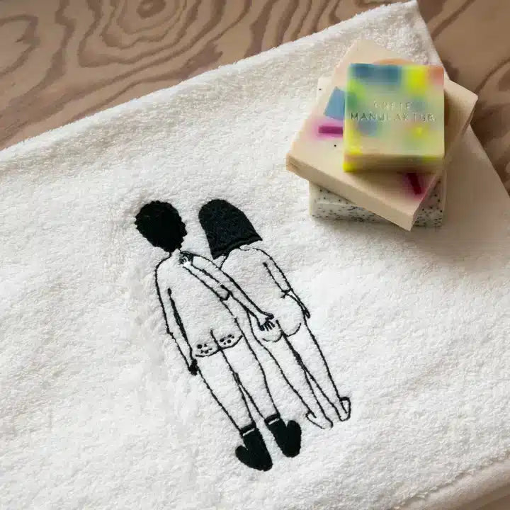 guesttowel_nakedcoupleback_f55e2252-1a99-4ad4-87a1-1fb74c0907f3_720x