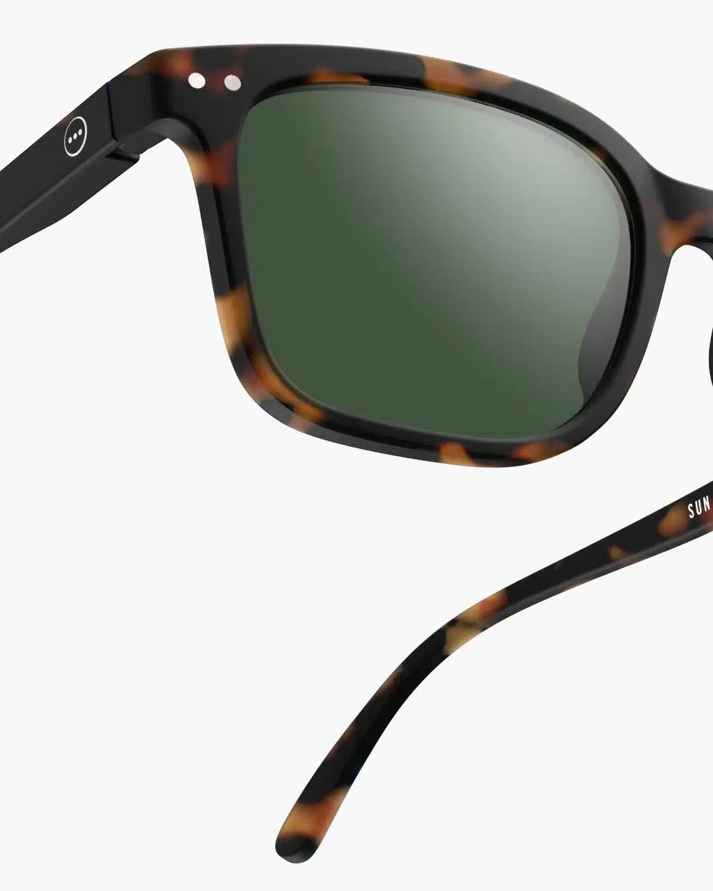 f8_slmslc103_3-izi_l_sun_tortoise_green_lenses_vue3