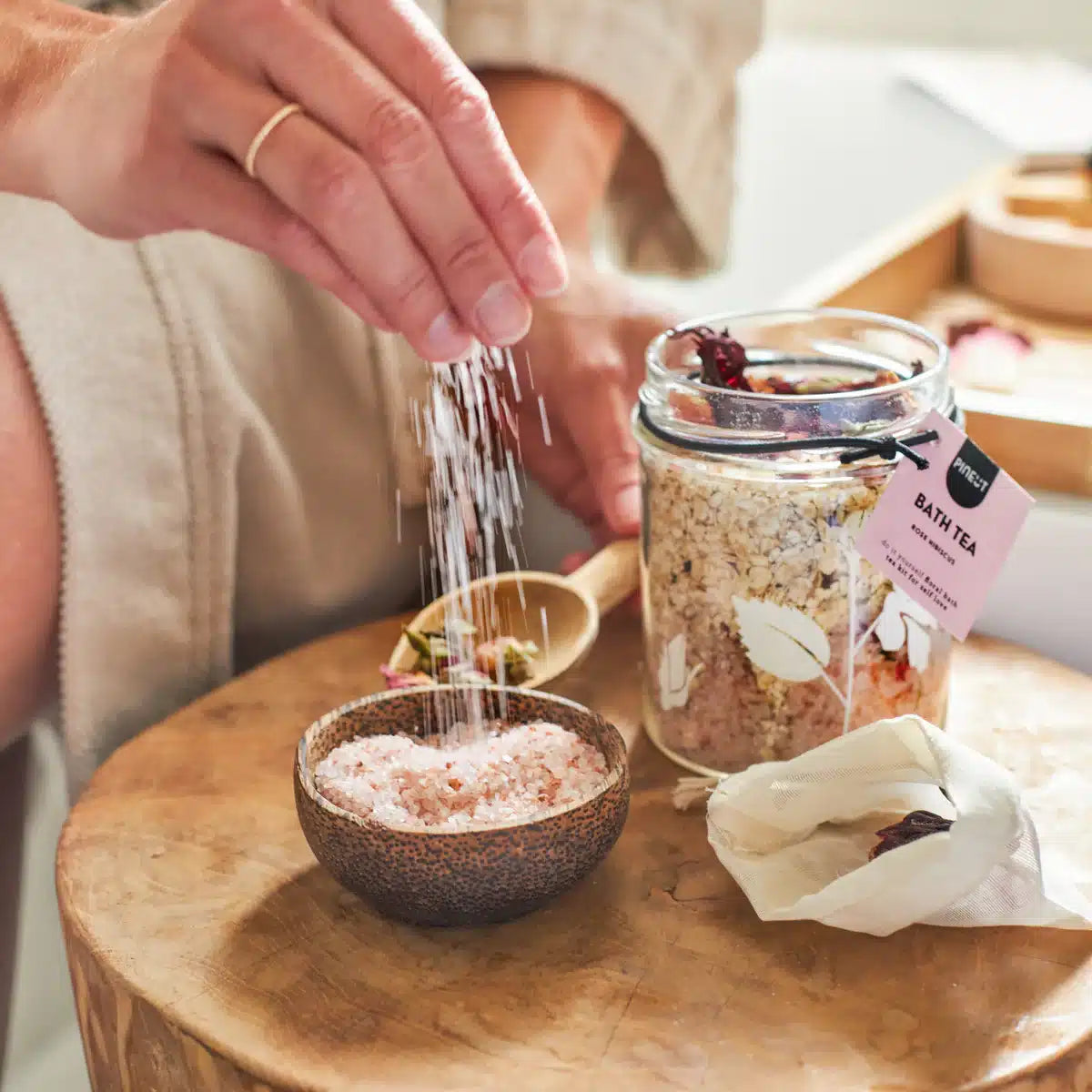 8720955570619-HR-RoseHibiscus-5